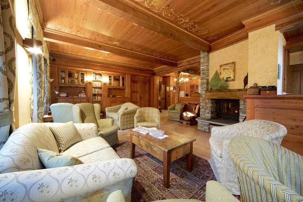 Hotel Croux Courmayeur Exterior photo