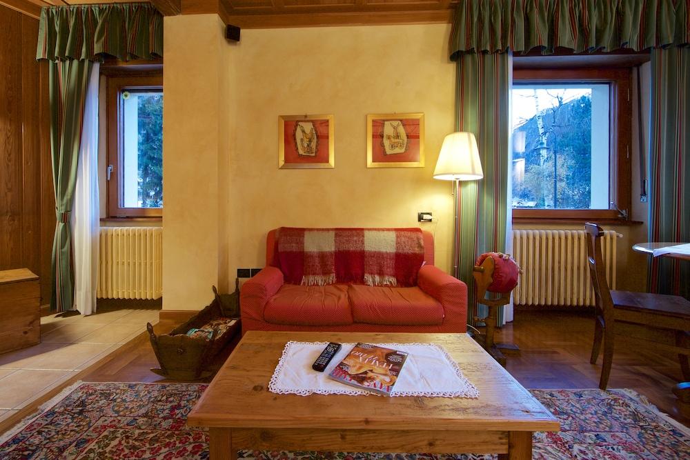 Hotel Croux Courmayeur Exterior photo
